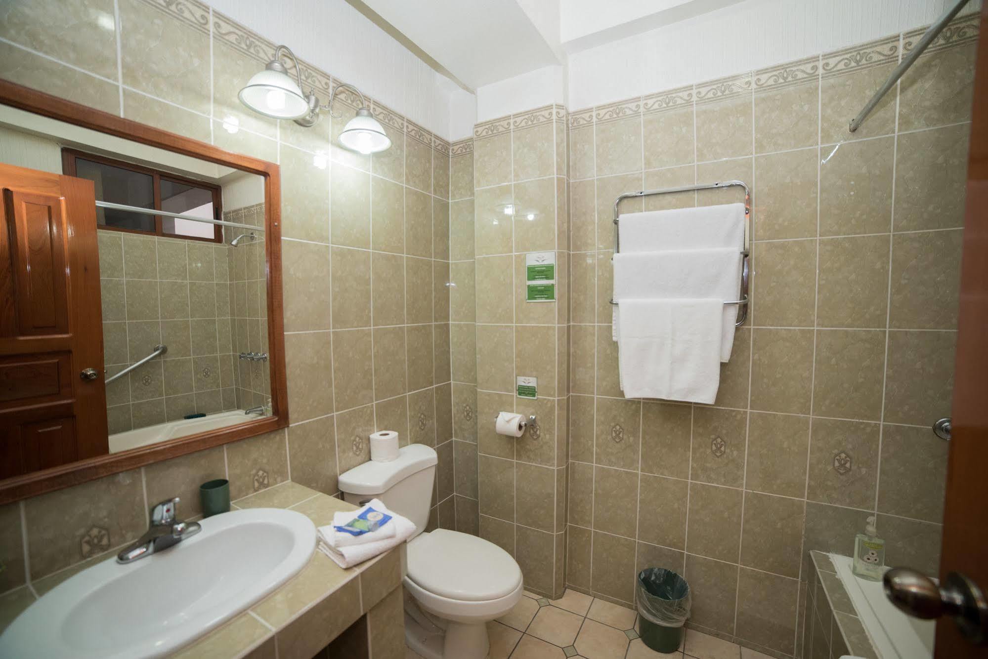 Hotel Anna Inn Olintepeque Luaran gambar